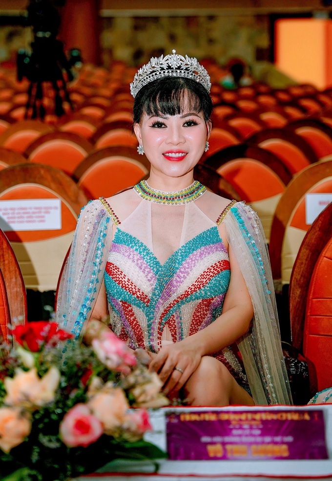 Hoa hậu Võ Thu Sương mặc gợi cảm chấm thi Hoa hậu - 2