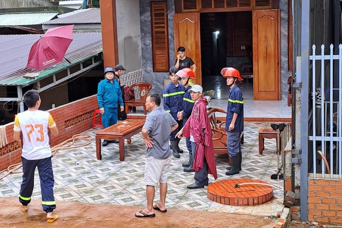 Quốc lộ 14 nứt toác, tỉnh Đắk Nông khẩn cấp di dời dân - 1