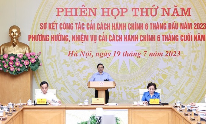 Gần 800 thủ tục hành chính, giấy tờ chưa được cắt giảm - 1