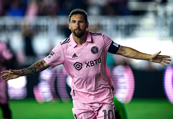 Lionel Messi nổi khùng, có hành động gây tranh cãi với đối thủ - 2