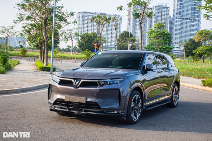 Đi gần 2.000km, VinFast VF 9 rao bán rẻ hơn 100 triệu đồng so với xe mới - 1 Đi gần 2.000km, VinFast VF 9 rao bán rẻ hơn 100 triệu đồng so với xe mới - 1
