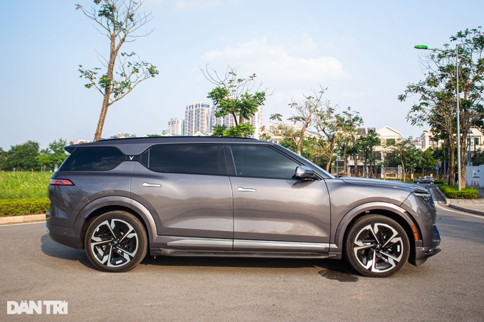 Đi gần 2.000km, VinFast VF 9 rao bán rẻ hơn 100 triệu đồng so với xe mới - 3 Đi gần 2.000km, VinFast VF 9 rao bán rẻ hơn 100 triệu đồng so với xe mới - 3