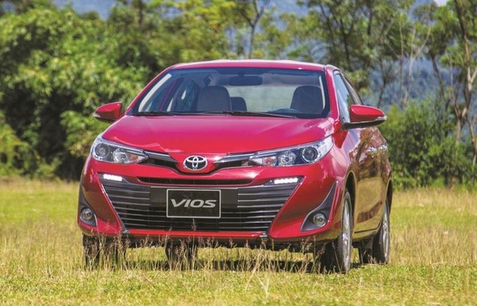 Có 200 triệu đồng, nên chọn Toyota Vios hay Hyundai Accent? - 1