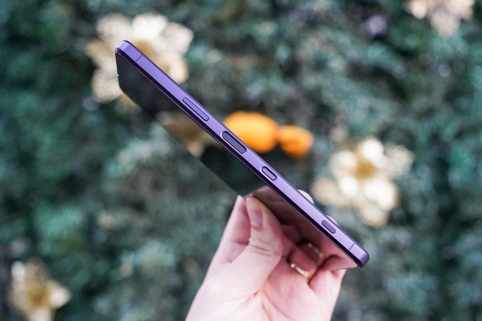 Đánh giá Sony Xperia 1 III: đối thủ của iPhone 13 Pro Max, Galaxy S21 Ultra - 3