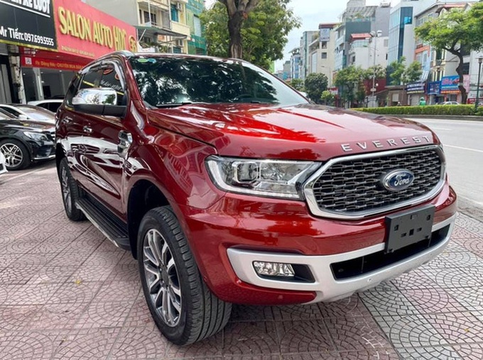 Khó hiểu Ford Everest mới chạy gần 300km, người dùng bán lỗ 300 triệu đồng - 1