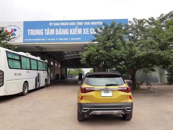 Kia Seltos bản tiêu chuẩn tăng giá 10 triệu, thêm màn hình để chiều khách - 4