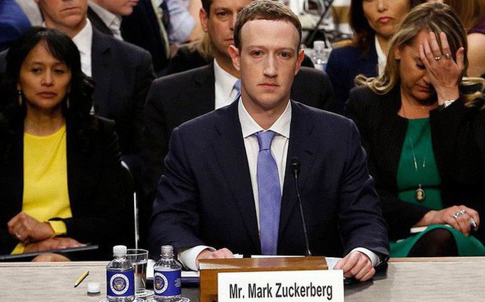 Mark Zuckerberg tại phiên điều trần diễn ra vào tháng 4/2018.