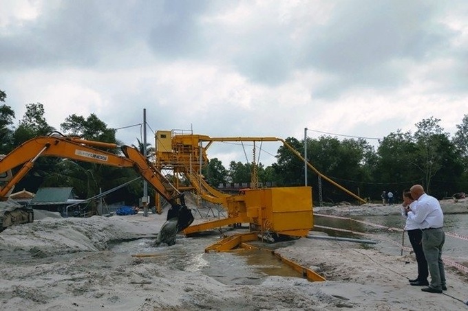 Vietnam’s first sea sand cleansing plant inaugurated - 1