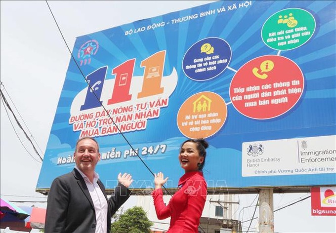 UK, Vietnam raise public awareness on human trafficking - 1