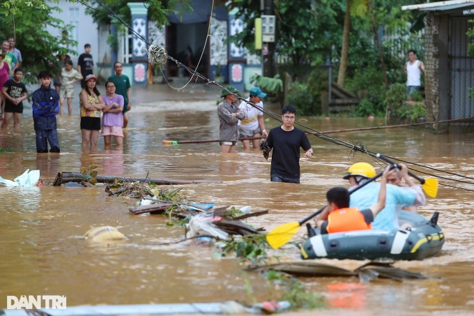 Five dead, four missing in Yen Bai landslide - 2