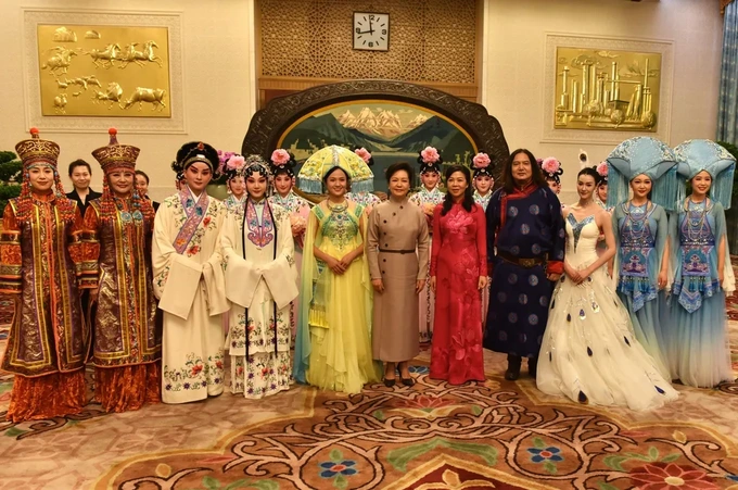 Vietnamese, Chinese first ladies enjoy tea, Chinese art performances - 2 Vietnamese, Chinese first ladies enjoy tea, Chinese art performances - 2