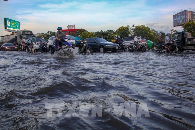 Can Tho pilots flood warning system - 1