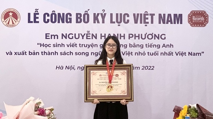 13-year-old student named Vietnam's youngest writer of fiction in English - 1