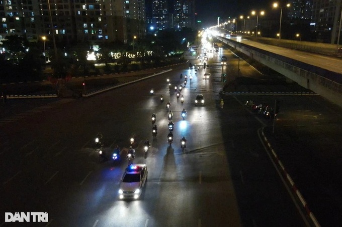 Hanoi supports migrant workers leaving pandemic hotspots for home - 1