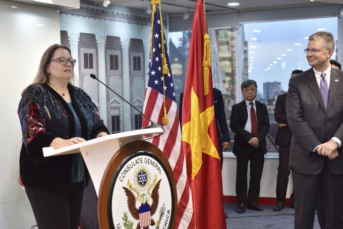 US diplomats confirm "partners and friends" relationship with Vietnam - 2