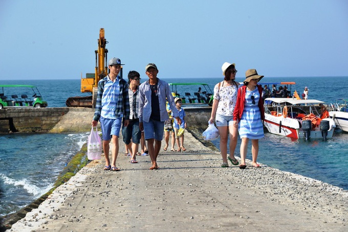 Entrance fees proposed for Ly Son Island - 1