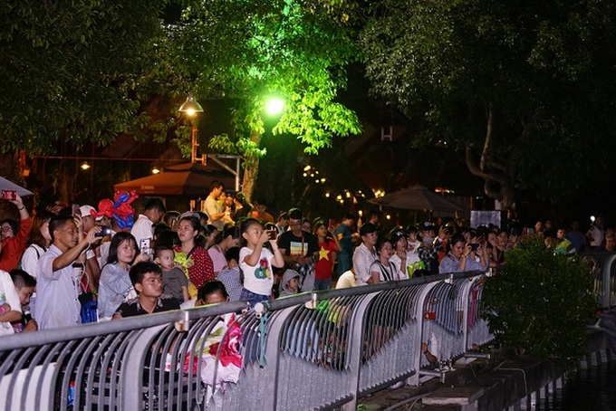 Fireworks light up HCM City sky on National Day - 2