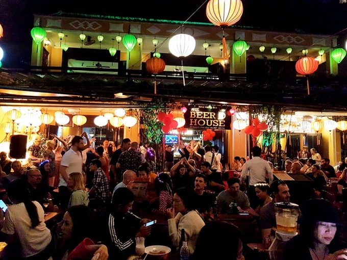 Thousands fill the streets to welcome New Year - 6