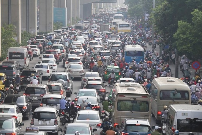 Sluggish university relocation worsens Hanoi traffic - 2
