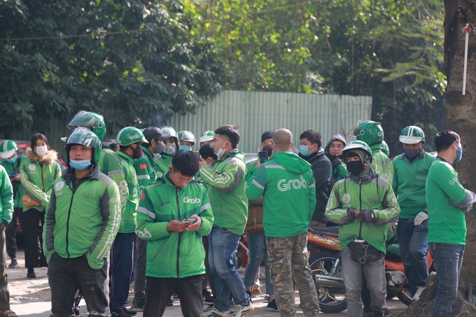 Grab drivers protest against new commission policies - 1