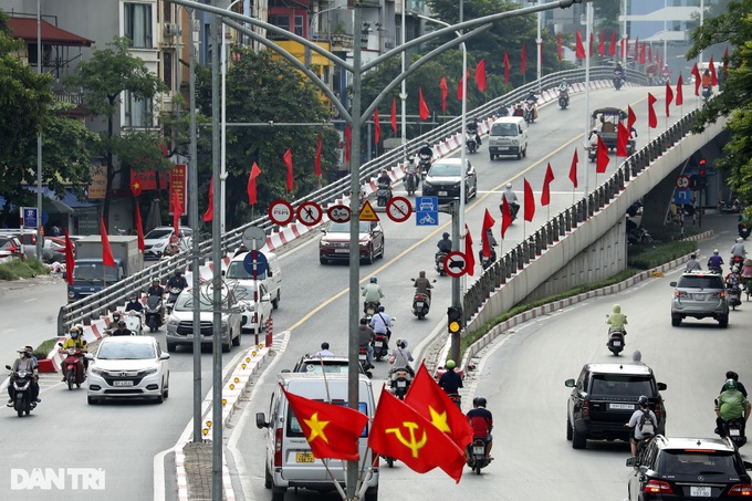 Hanoi decorated for National Day celebrations - 1 Hanoi decorated for National Day celebrations - 1