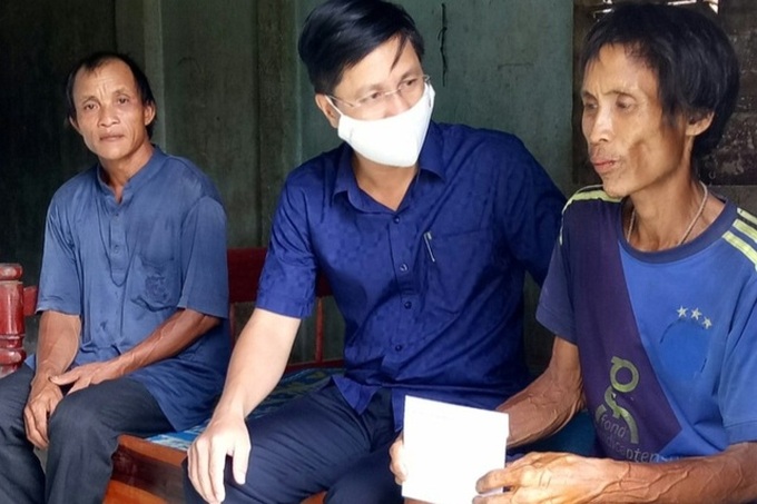 Vietnamese jungle man struggles with cancer - 4 Vietnamese jungle man struggles with cancer - 4