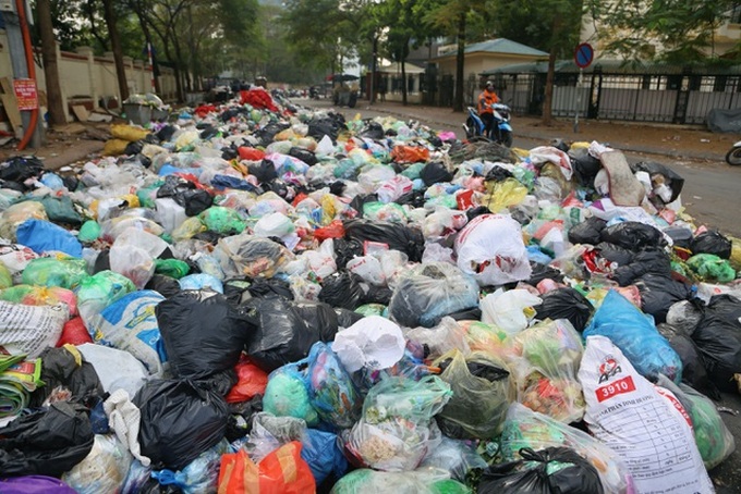 Waste remains a problem in Hanoi - 1 Waste remains a problem in Hanoi - 1