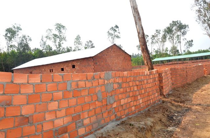 Quang Nam people attempt ill-thought out compensation scam - 4