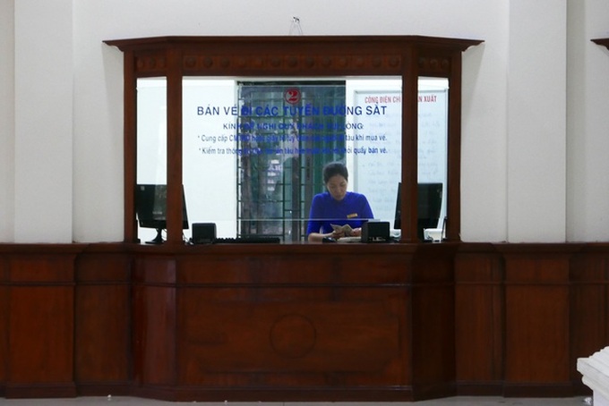 Long Bien Station attracts visitors after being renovated - 5