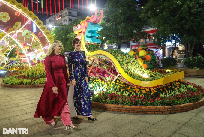 HCM City Tet Flower Street opens - 3