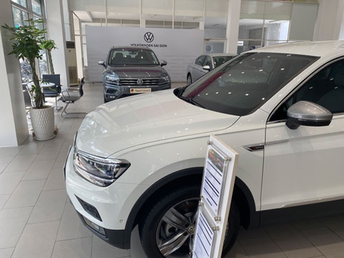 Car imports surge by nearly 57 percent in first 11 months - 1