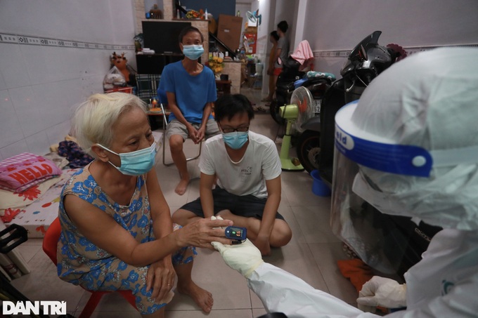 Home-care programme helps save more Covid-19 patients in Ho Chi Minh City - 6