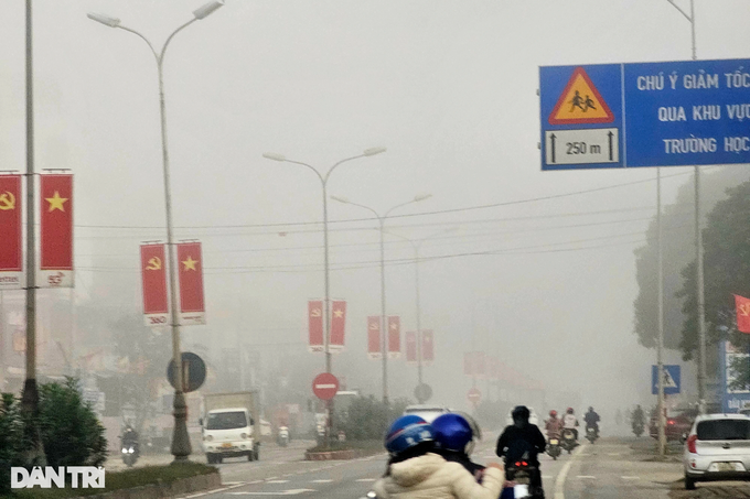 Flights delayed as Nghe An sky covered in thick fog - 4