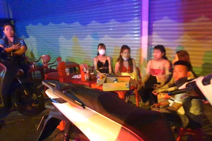 15 killed in Binh Duong karaoke bar fire - 2