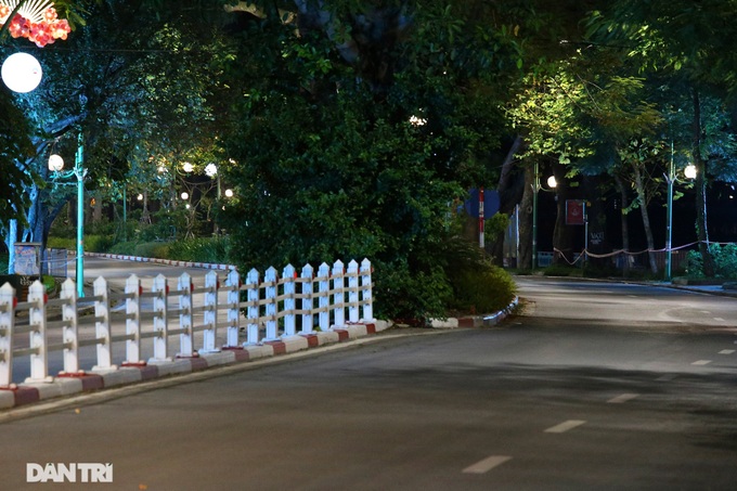 Silent Hanoi during social distancing - 12