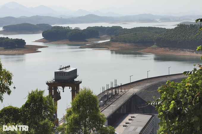 Thac Ba Hydropower Plant stops operations for water shortages - 1 Thac Ba Hydropower Plant stops operations for water shortages - 1