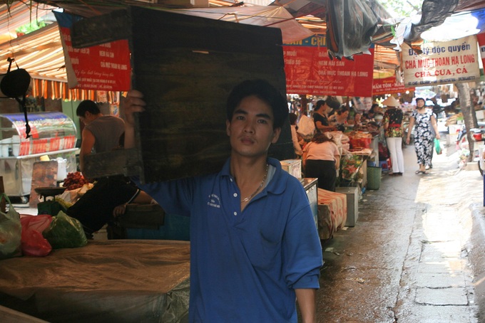 Hanoi's old Hang Be Market - 7