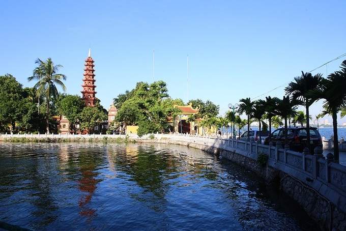 Late autumn morning by the West Lake - 4