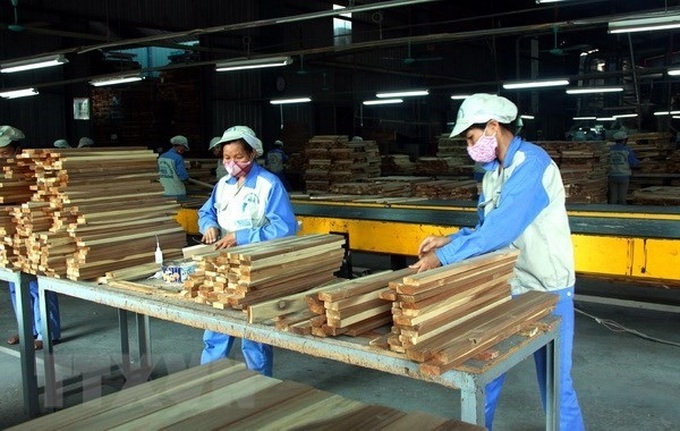 Forestry product exports rise by nearly 18% in first four months - 1