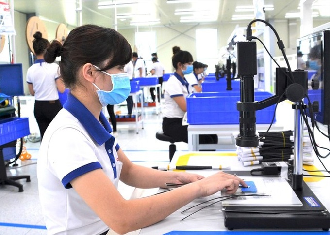 Firms hire as business improves - 1