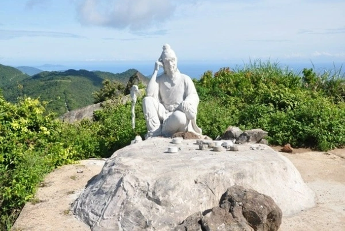 Bill Gates visits Danang mountain peak - 2 Bill Gates visits Danang mountain peak - 2