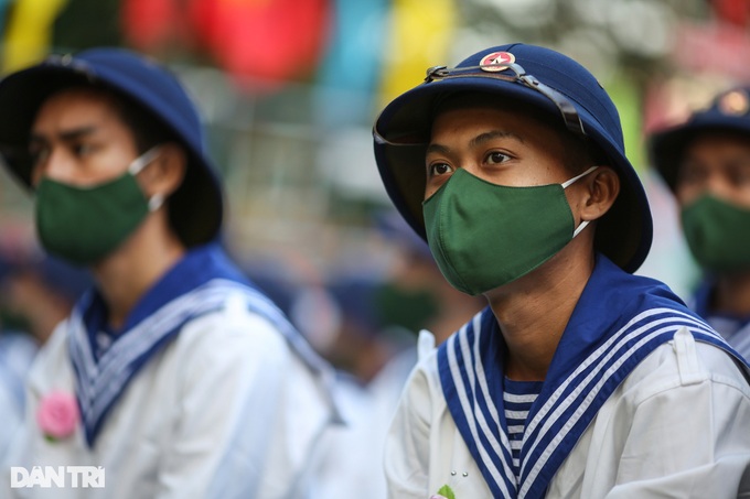 Thousands set off for military service in HCM City - 3 Thousands set off for military service in HCM City - 3