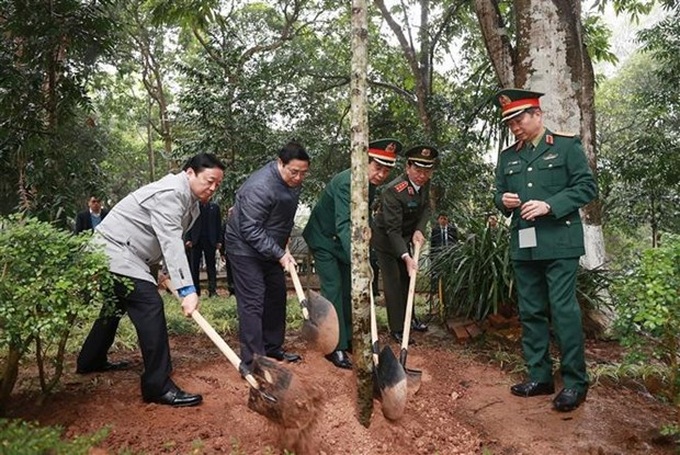 Prime Minister launches New Year tree planting festival - 1