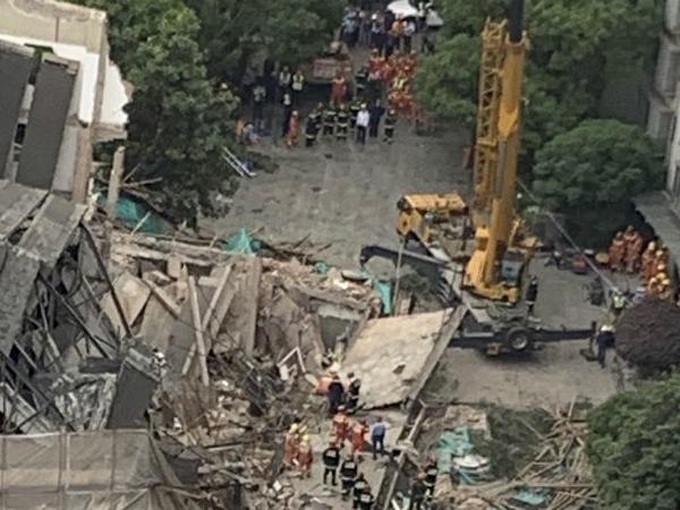 Toll in deadly Shanghai building collapse rises to 10 - 1