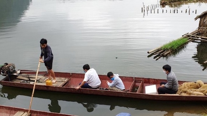 Mass fish and shrimp deaths on Ma River - 1