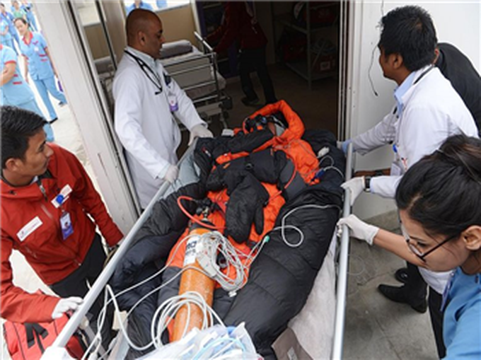 Malaysian climber dies after Nepal mountain rescue - 1 Malaysian climber dies after Nepal mountain rescue - 1