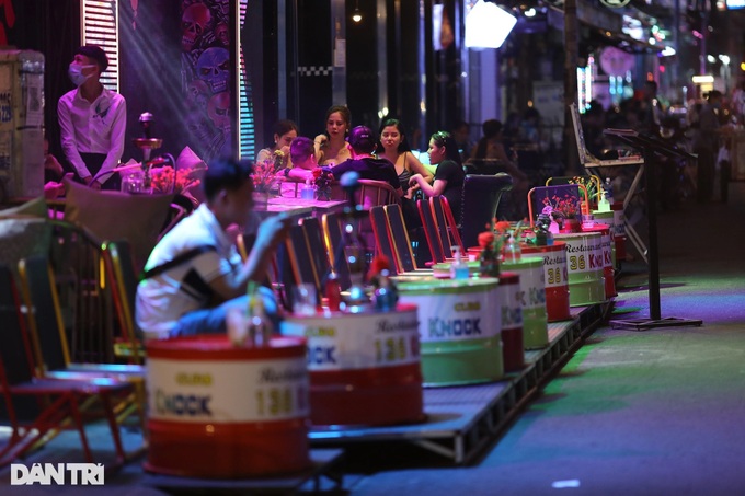 Bars and clubs reopen in HCM City - 6 Bars and clubs reopen in HCM City - 6