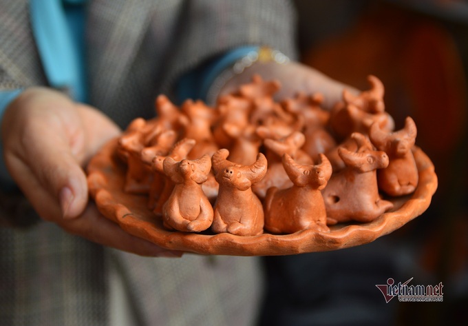 Thanh Ha Pottery Village busy with Tet atmosphere - 5 Thanh Ha Pottery Village busy with Tet atmosphere - 5