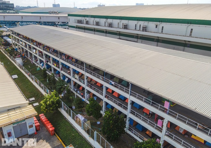Thousands quarantined inside Ho Chi Minh City company - 3