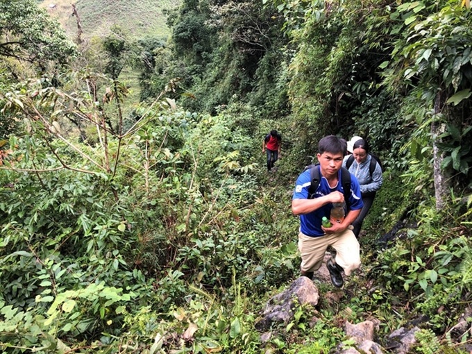 Teacher spends 10 years bringing education to the most remote area in Hà Giang - 1